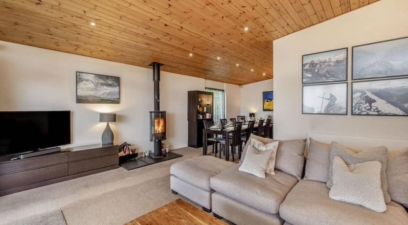 Photo of 4 Bed in Windermere