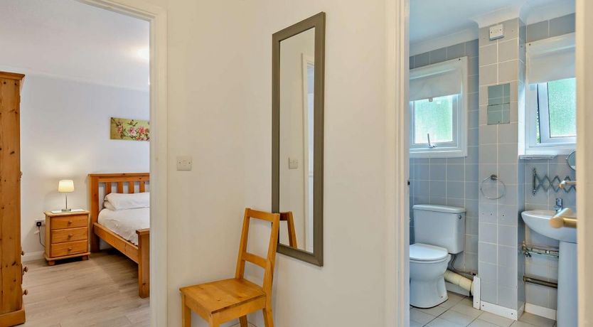 Photo of 2 Bed in Notter