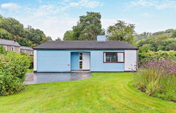 Log Cabin in South Cornwall Holiday Home