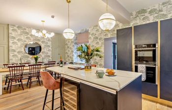 8 Bed in Settle Holiday Home