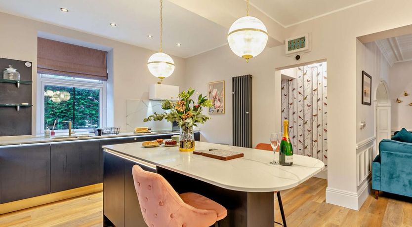 Photo of 8 Bed in Giggleswick