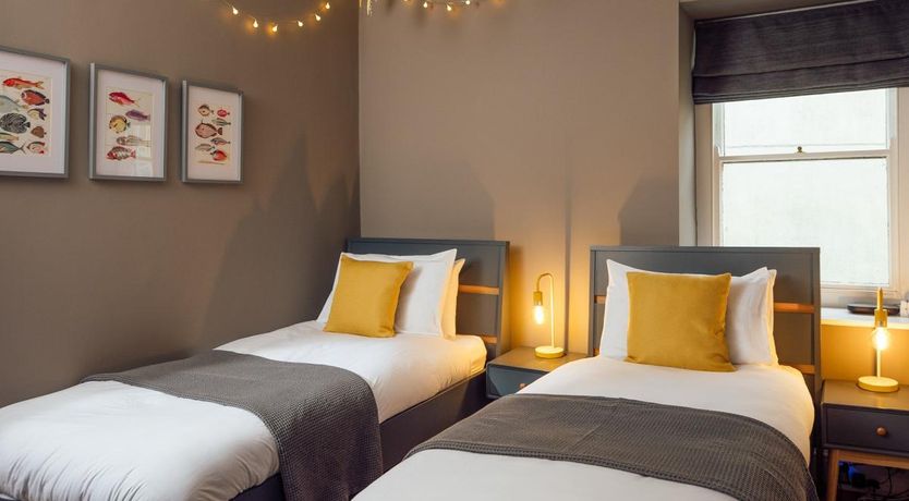 Photo of 3 Bed in Tenby