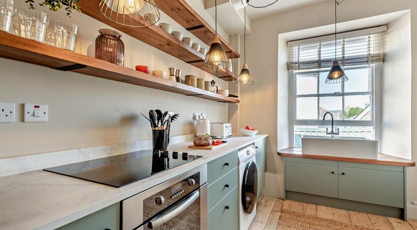 Photo of 3 Bed in Tenby