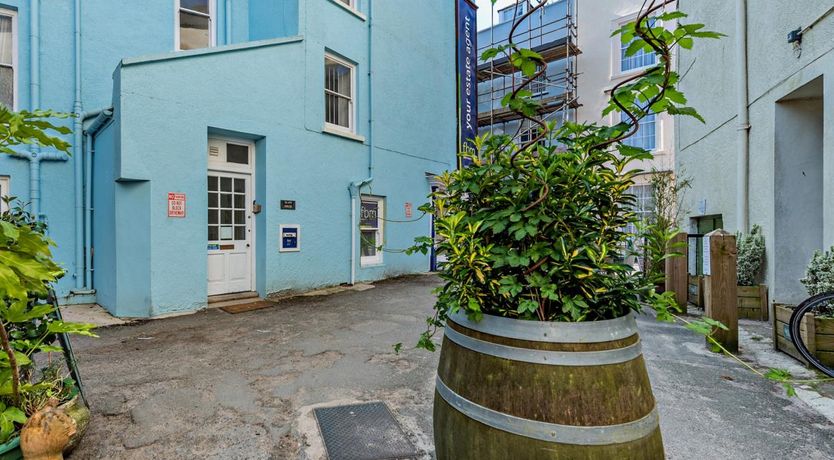 Photo of 3 Bed in Tenby