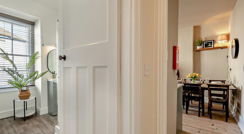 Photo of 3 Bed in Tenby