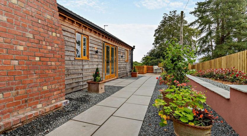 Photo of 1 Bed in Pencombe