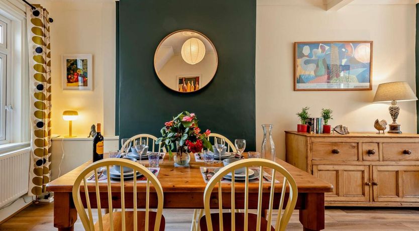 Photo of 2 Bed in Totnes