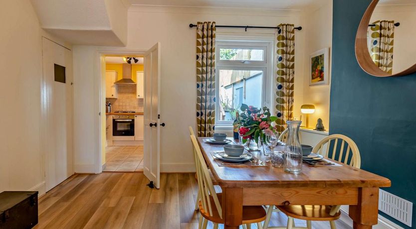 Photo of 2 Bed in Totnes