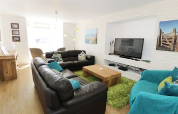 Trearddur Views Holiday Home