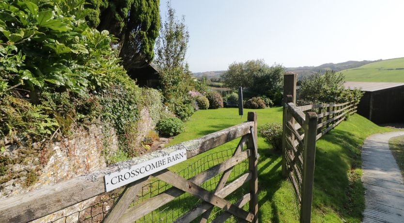Photo of Crosscombe Barn