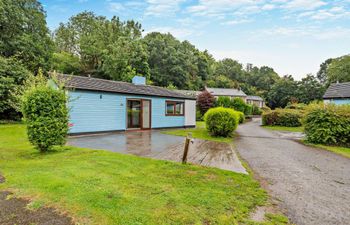 Log Cabin in South Cornwall Holiday Home