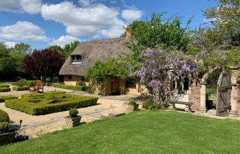 Cottage in Buckinghamshire Holiday Home