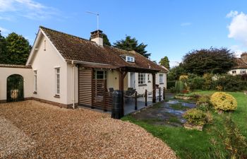 Barton Lodge Holiday Home