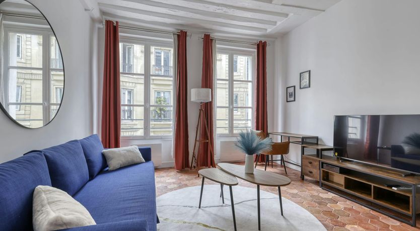 Photo of Louvre Love