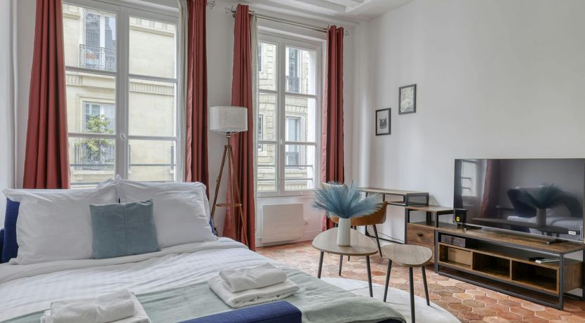 Photo of Louvre Love