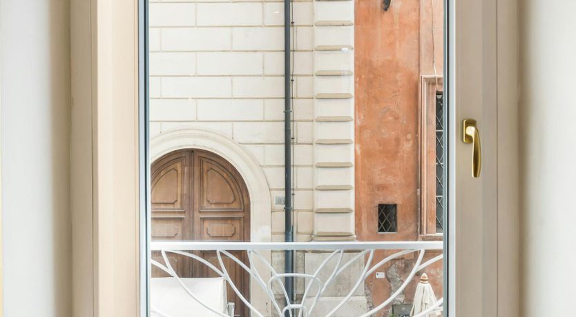 Photo of Roman Luxury