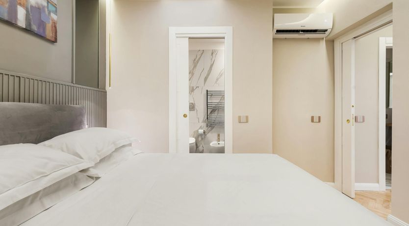 Photo of Roman Luxury