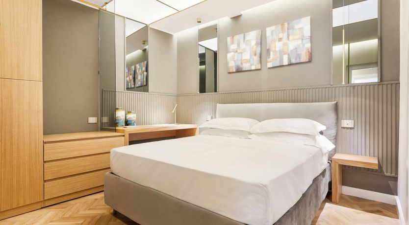 Photo of Roman Luxury