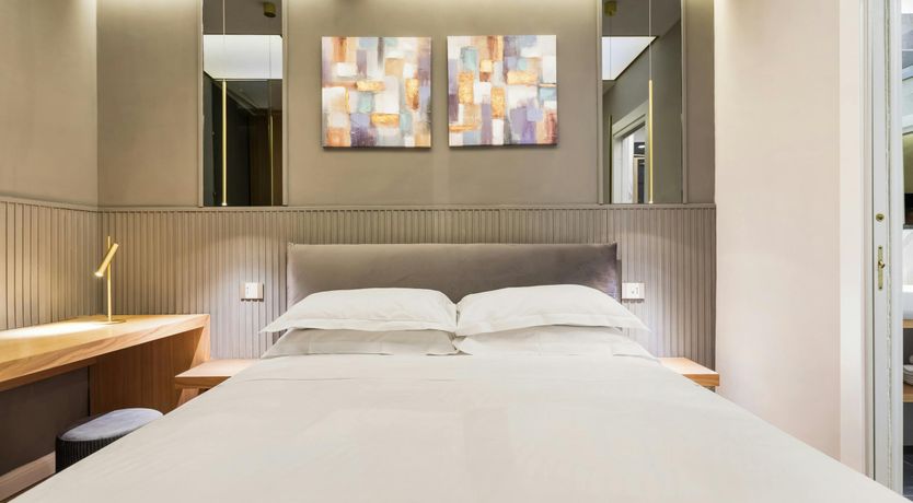 Photo of Roman Luxury