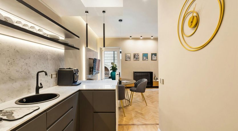 Photo of Roman Luxury