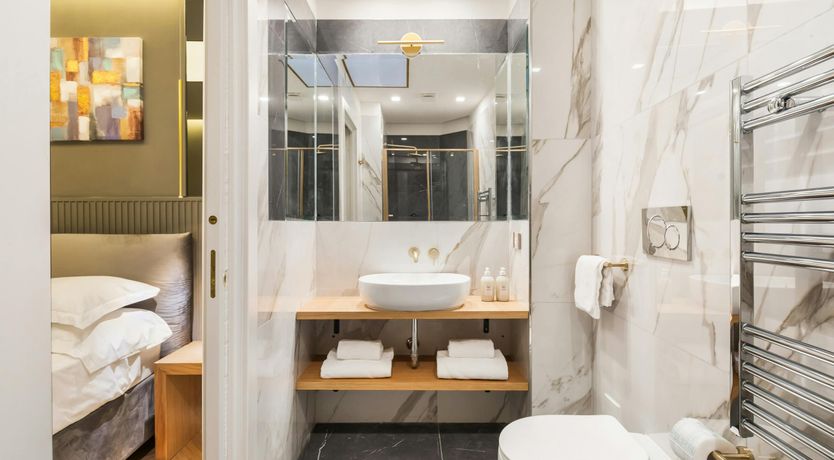 Photo of Roman Luxury