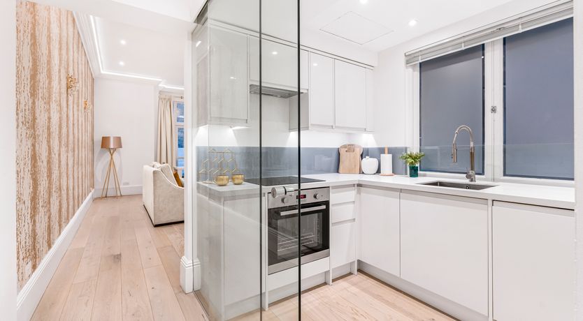 Photo of Elegant London