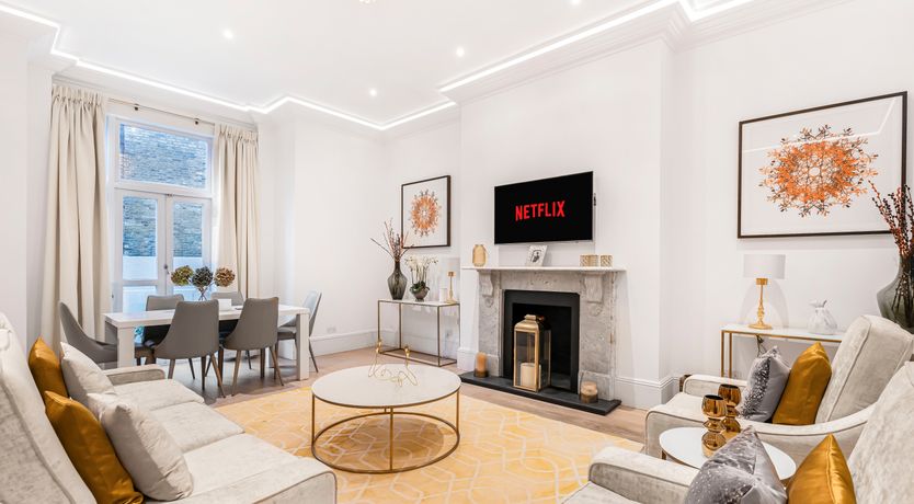 Photo of Elegant London