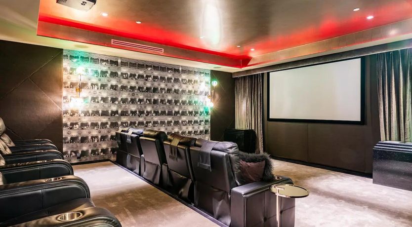 Photo of Beverly Buzz