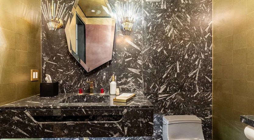 Photo of Beverly Buzz