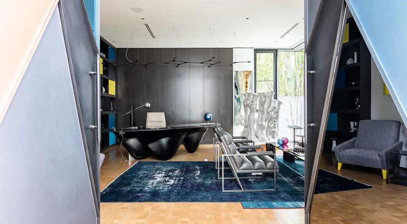 Photo of Beverly Buzz