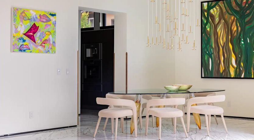 Photo of Beverly Buzz