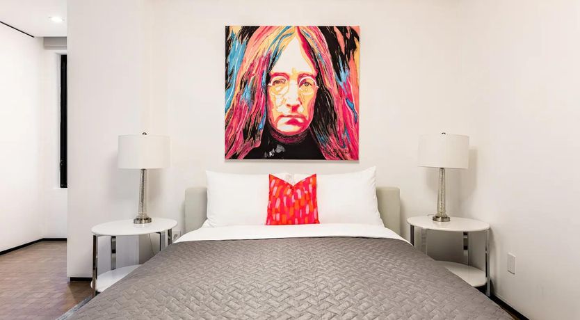 Photo of Beverly Buzz