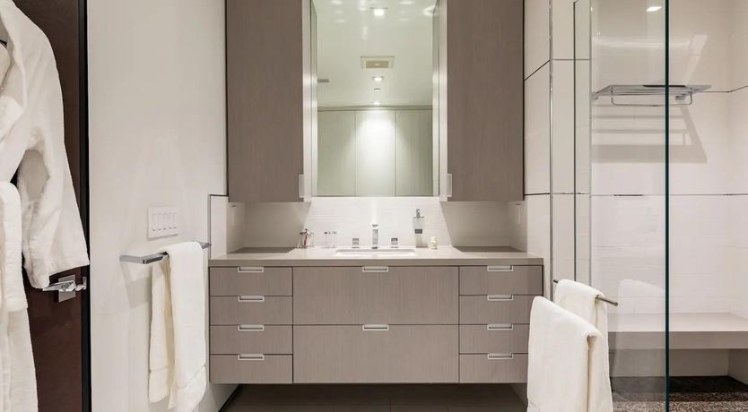 Photo of Beverly Buzz