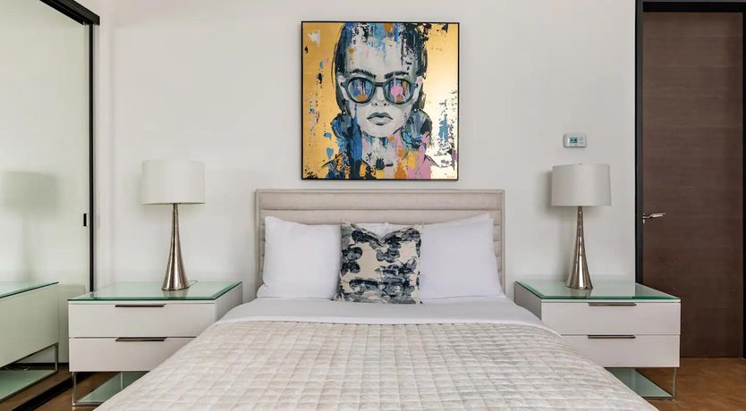 Photo of Beverly Buzz