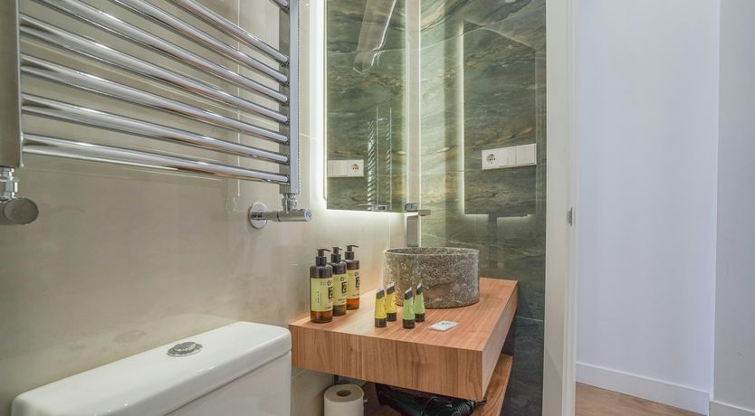 Photo of Royal Accents