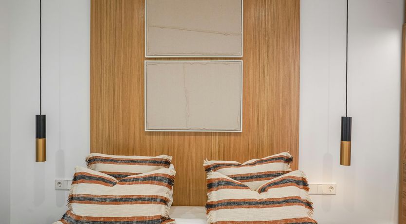 Photo of Royal Accents