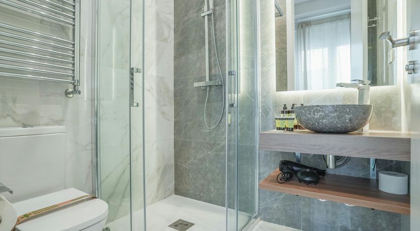 Photo of Royal Accents