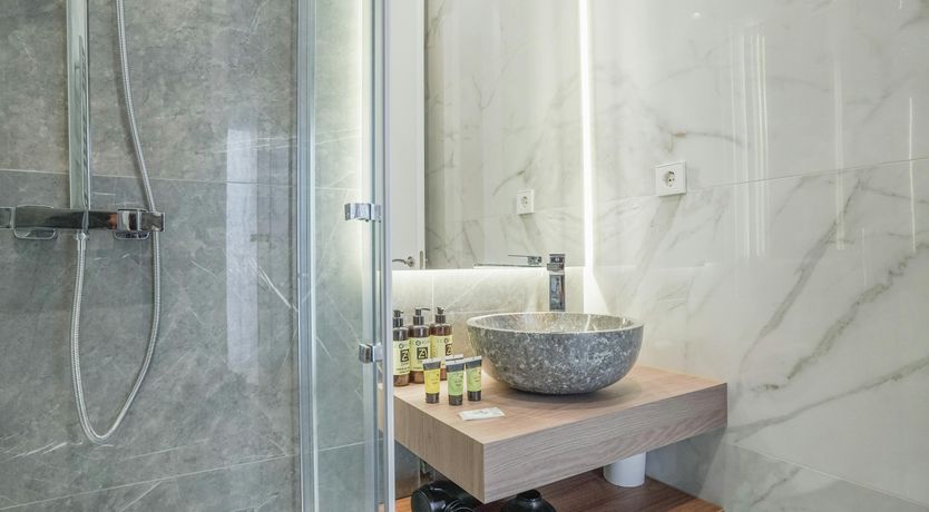 Photo of Royal Accents