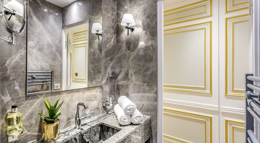 Photo of City of Louvre