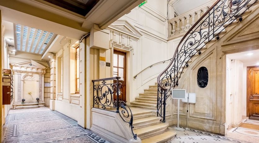 Photo of City of Louvre