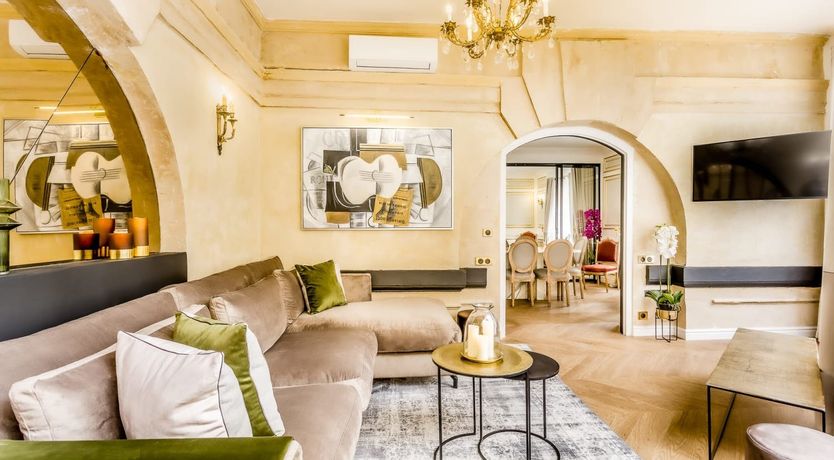 Photo of City of Louvre