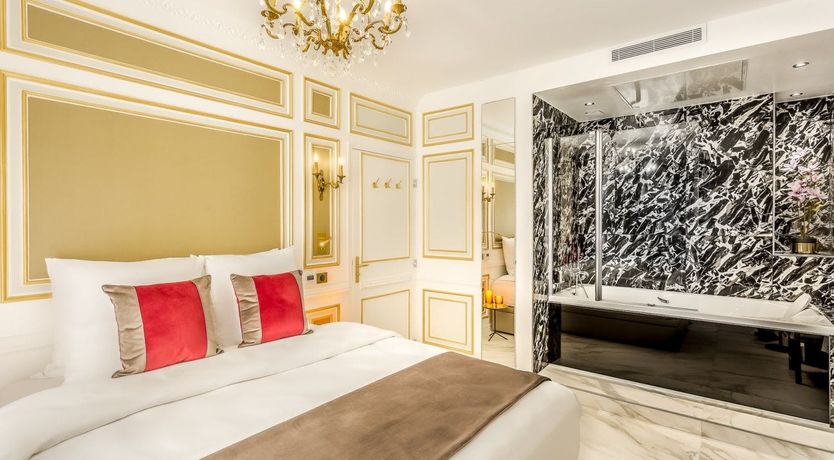 Photo of City of Louvre