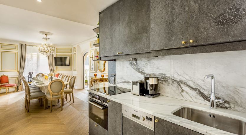 Photo of City of Louvre