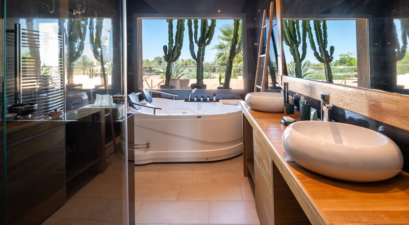 Photo of An Atlas View