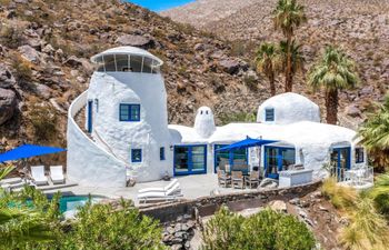 Sandcastles in the Desert Holiday Home