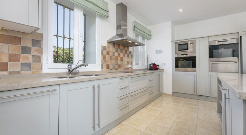 Photo of Build a Throne