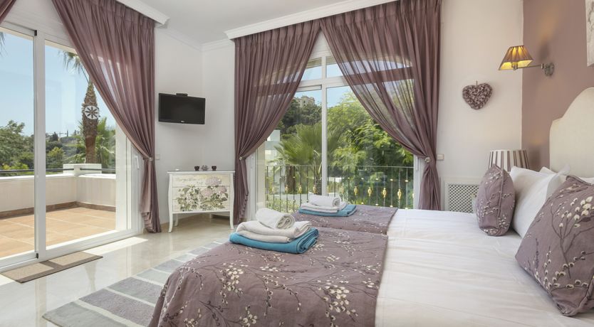 Photo of Build a Throne