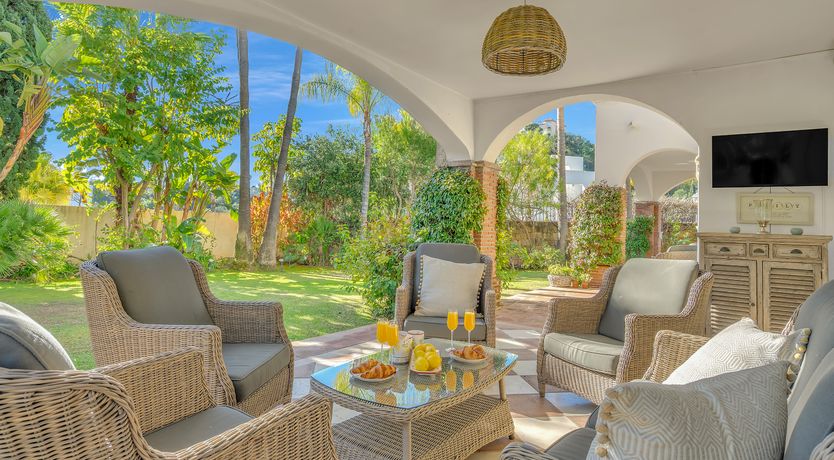 Photo of Build a Throne