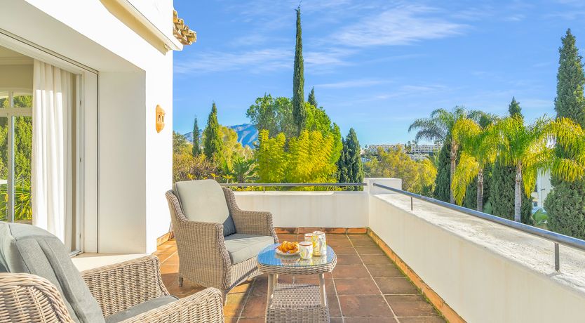 Photo of Build a Throne