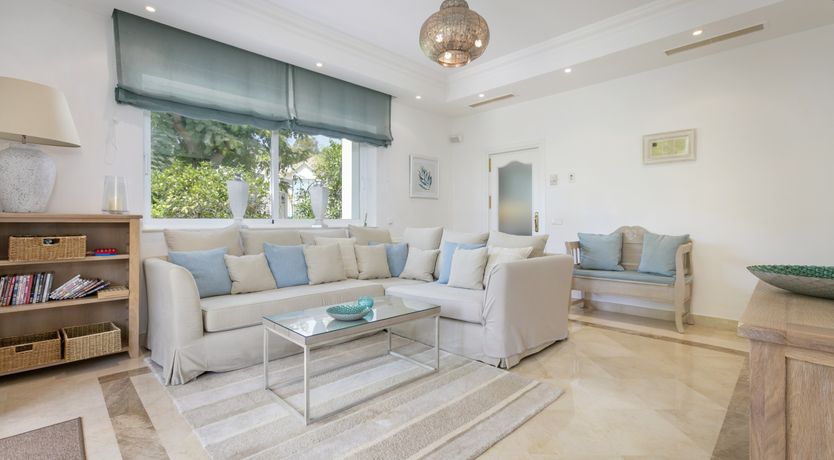 Photo of Build a Throne